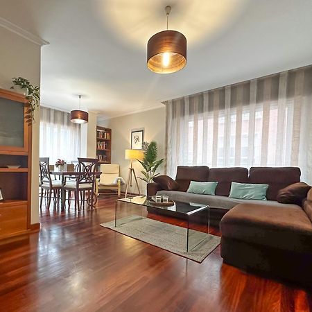 Apartamento Completo, Amplio, Muy Iluminado Y Con Plaza De Garaje Incluida. オ・グローベ エクステリア 写真