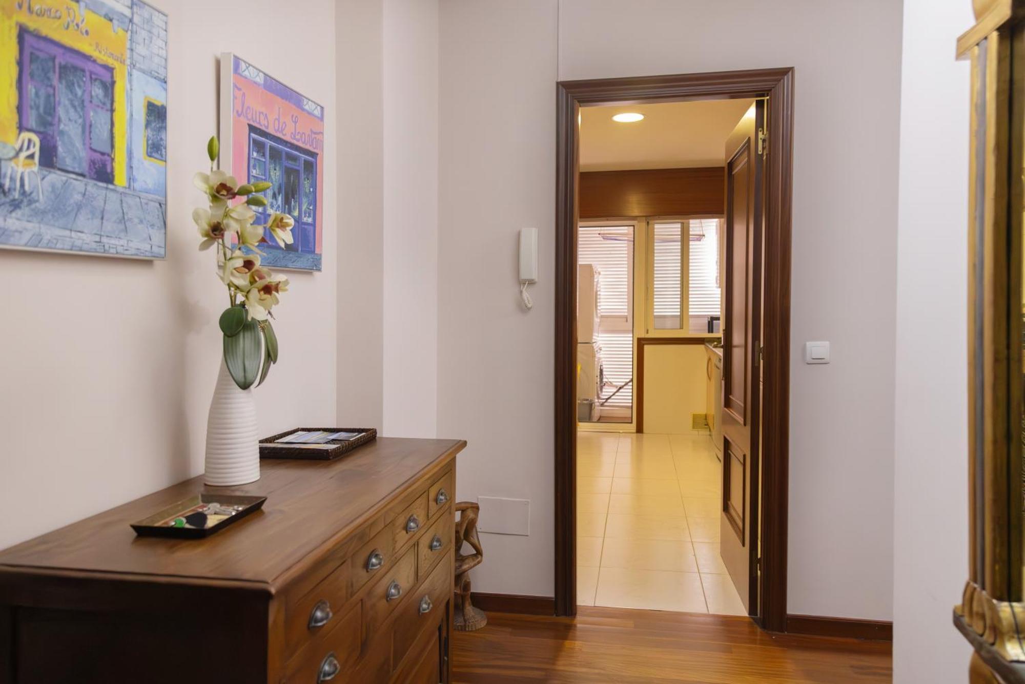 Apartamento Completo, Amplio, Muy Iluminado Y Con Plaza De Garaje Incluida. オ・グローベ エクステリア 写真