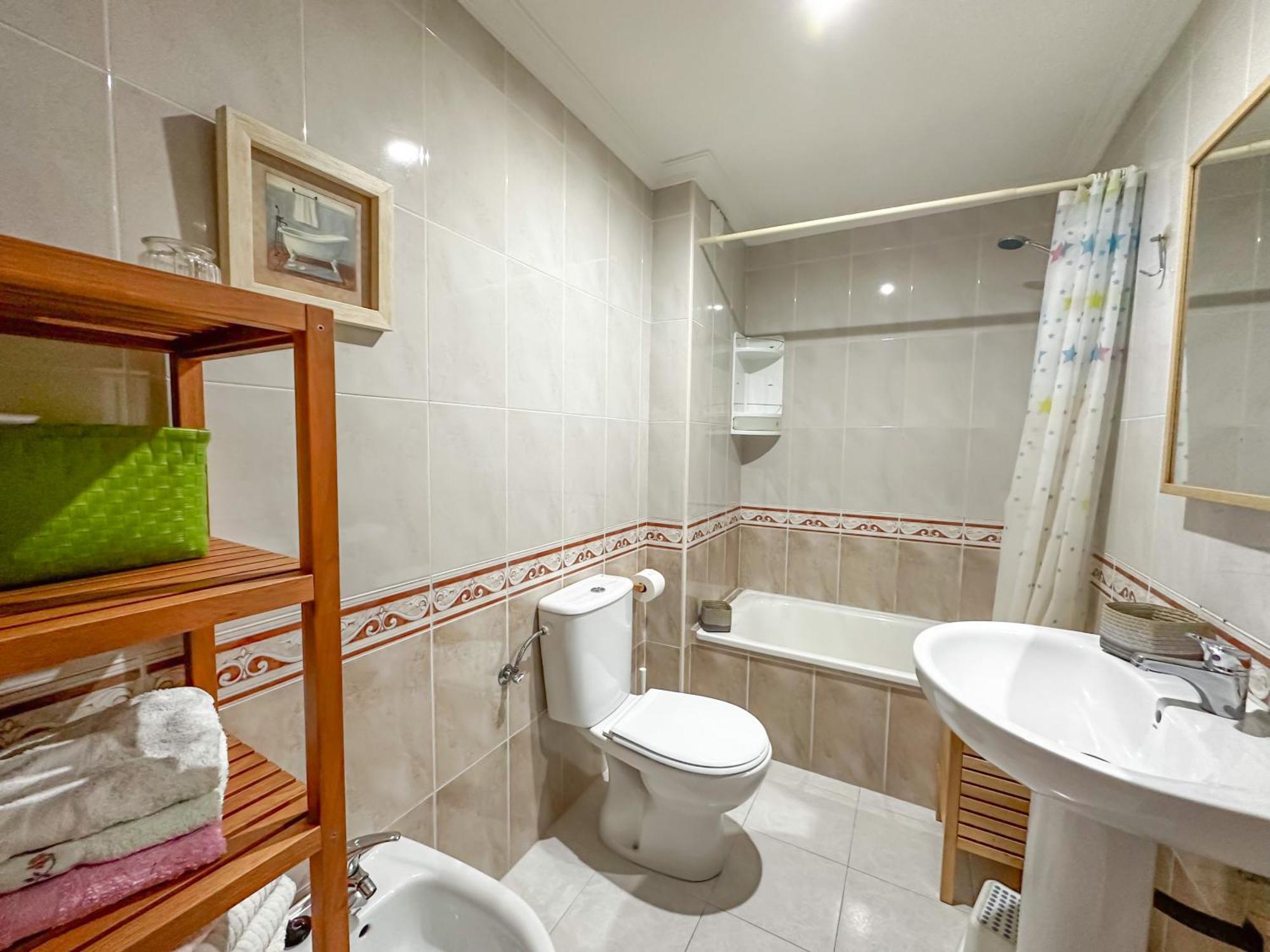 Apartamento Completo, Amplio, Muy Iluminado Y Con Plaza De Garaje Incluida. オ・グローベ エクステリア 写真