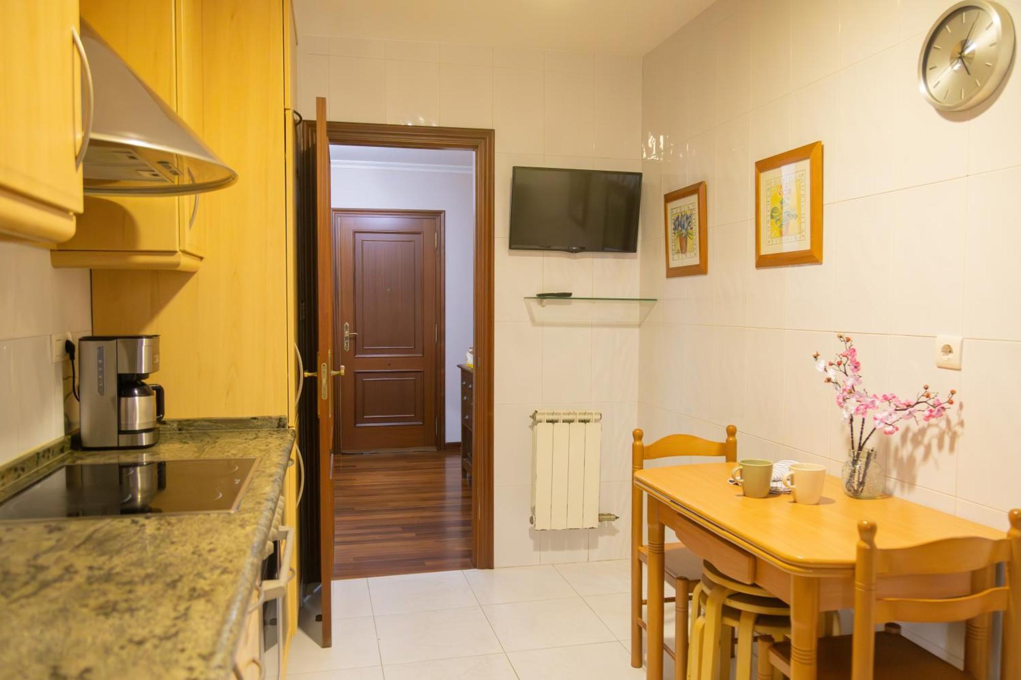 Apartamento Completo, Amplio, Muy Iluminado Y Con Plaza De Garaje Incluida. オ・グローベ エクステリア 写真