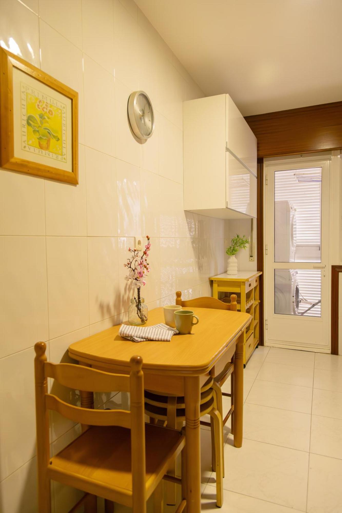 Apartamento Completo, Amplio, Muy Iluminado Y Con Plaza De Garaje Incluida. オ・グローベ エクステリア 写真
