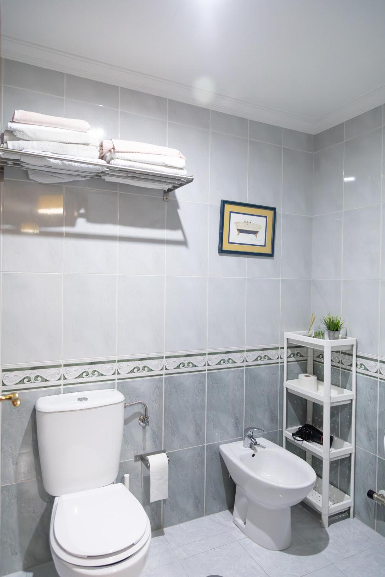 Apartamento Completo, Amplio, Muy Iluminado Y Con Plaza De Garaje Incluida. オ・グローベ エクステリア 写真