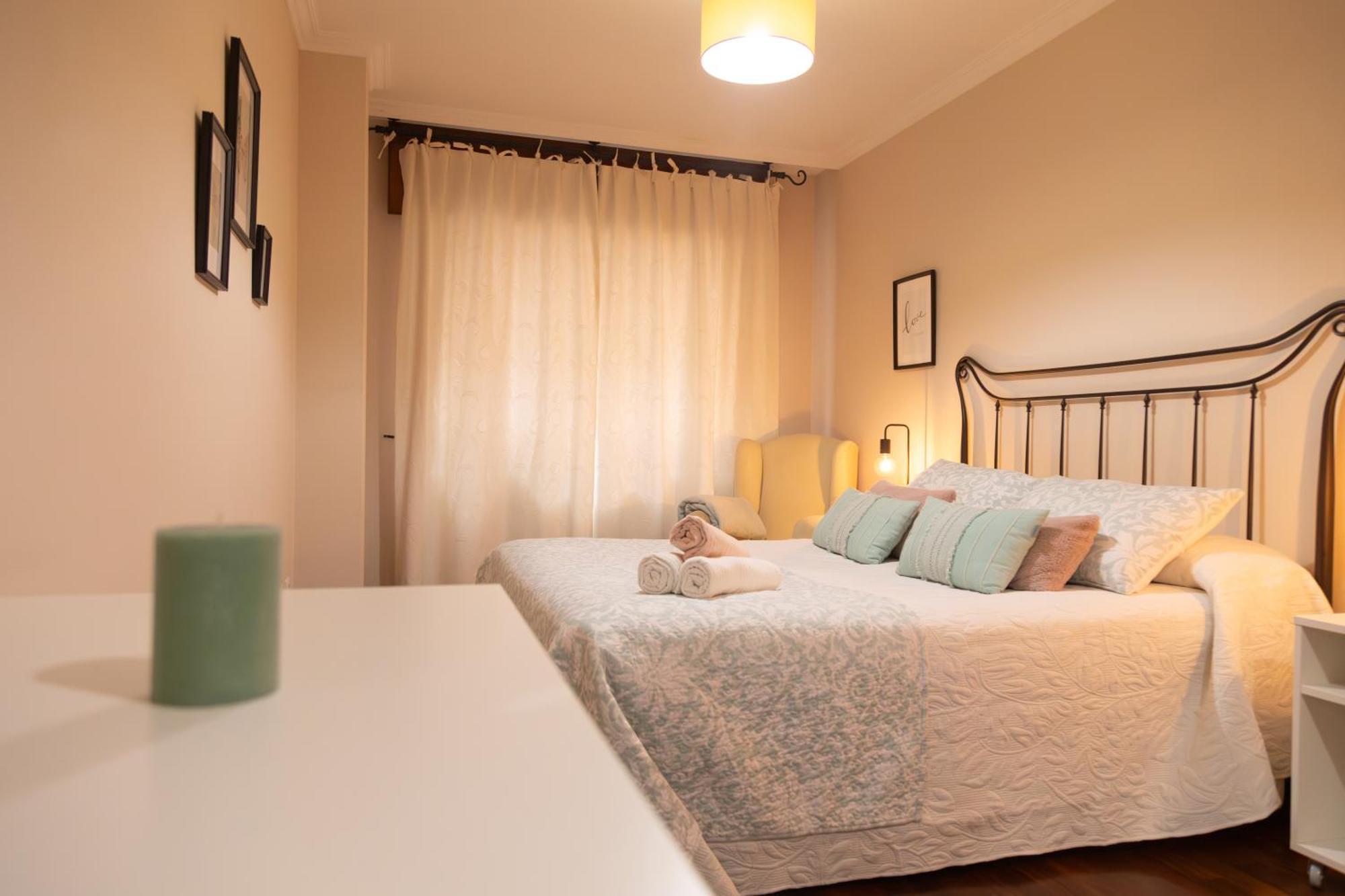 Apartamento Completo, Amplio, Muy Iluminado Y Con Plaza De Garaje Incluida. オ・グローベ エクステリア 写真