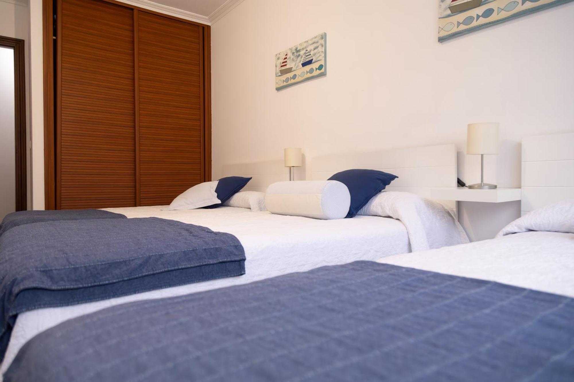 Apartamento Completo, Amplio, Muy Iluminado Y Con Plaza De Garaje Incluida. オ・グローベ エクステリア 写真