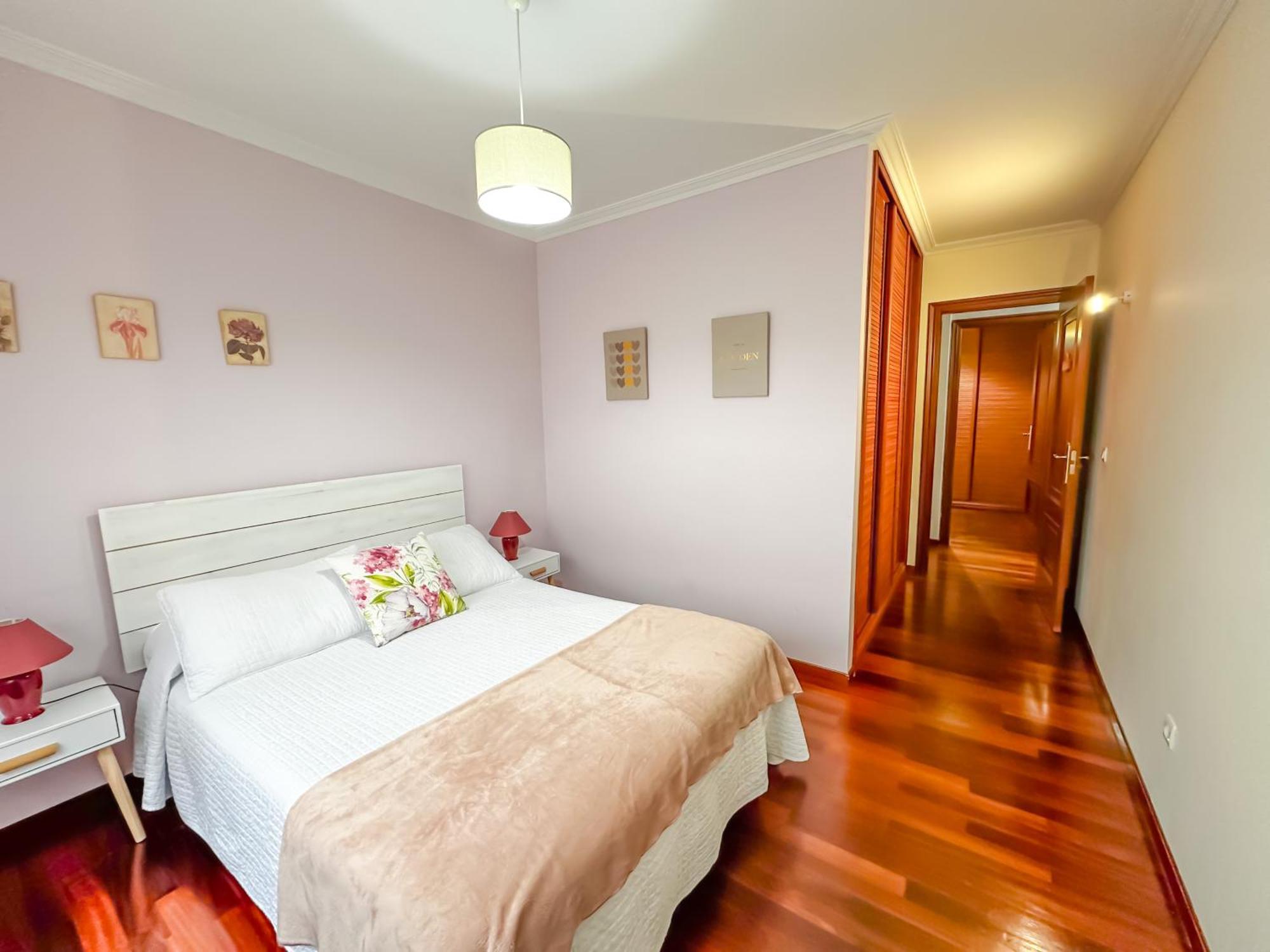Apartamento Completo, Amplio, Muy Iluminado Y Con Plaza De Garaje Incluida. オ・グローベ エクステリア 写真