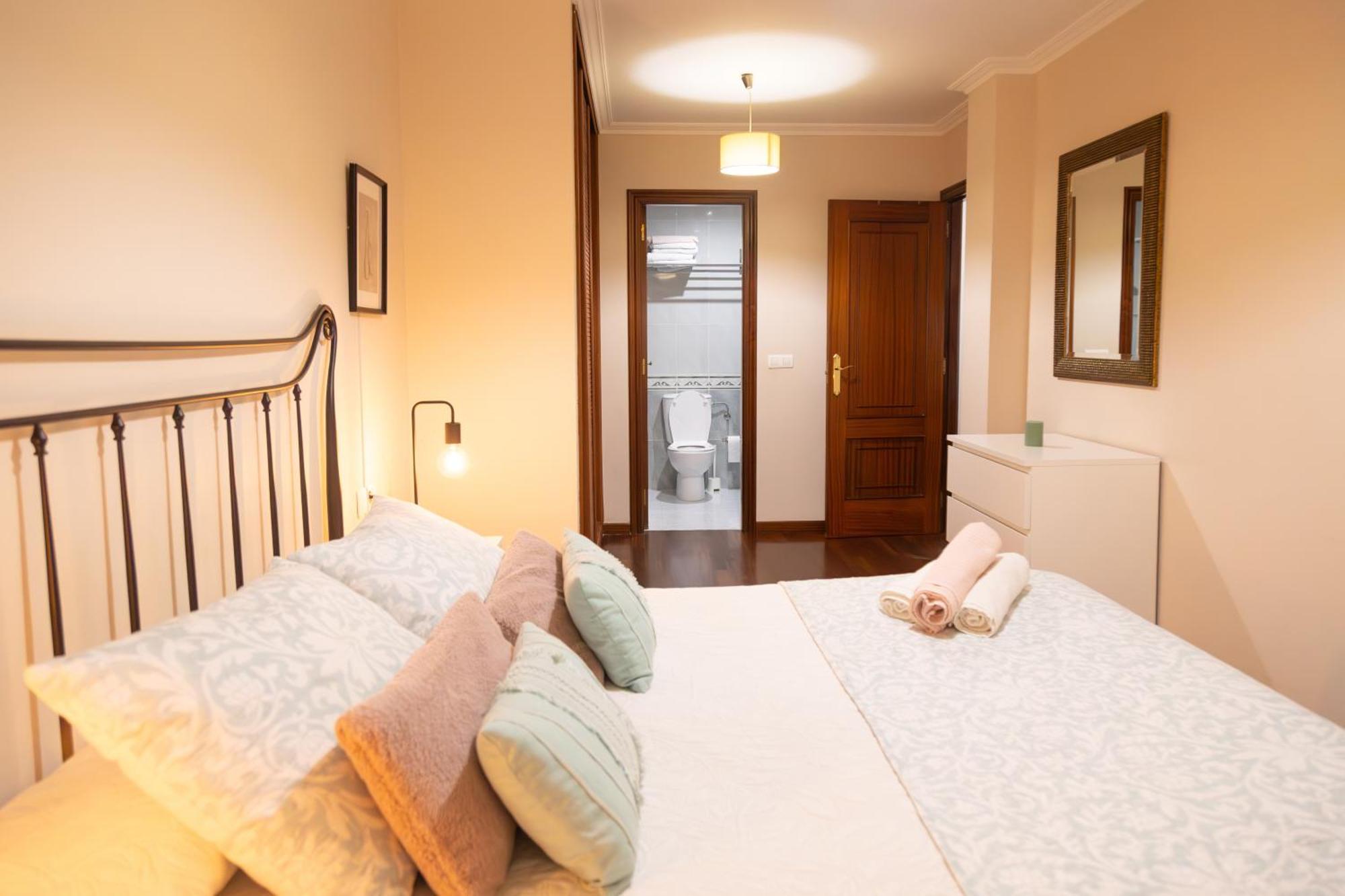 Apartamento Completo, Amplio, Muy Iluminado Y Con Plaza De Garaje Incluida. オ・グローベ エクステリア 写真