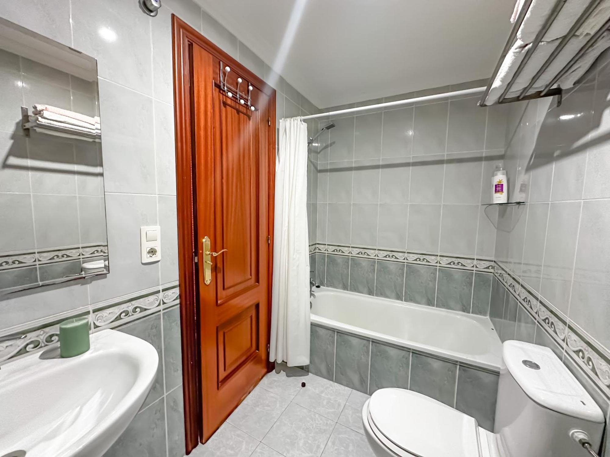 Apartamento Completo, Amplio, Muy Iluminado Y Con Plaza De Garaje Incluida. オ・グローベ エクステリア 写真