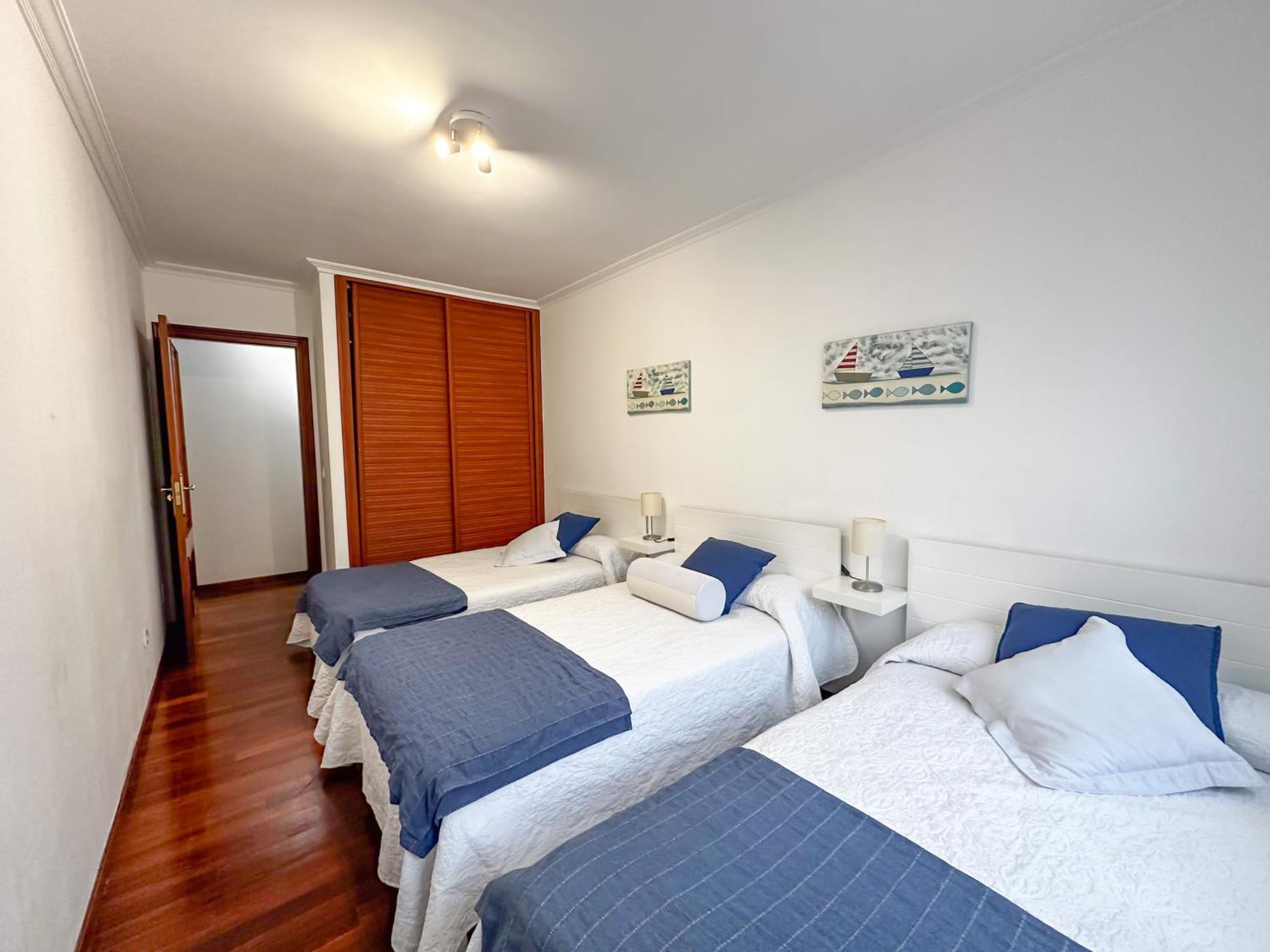 Apartamento Completo, Amplio, Muy Iluminado Y Con Plaza De Garaje Incluida. オ・グローベ エクステリア 写真
